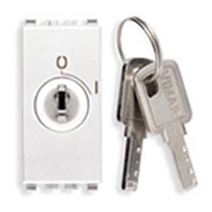 Łącznik 2P z kluczykiem wyjmowanym w poz. OFF, 1M, biały