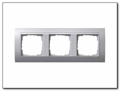 Ramka potrójna aluminiowy Gira Event kolor alu