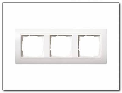 Ramka potrójna do białych Gira Event biały